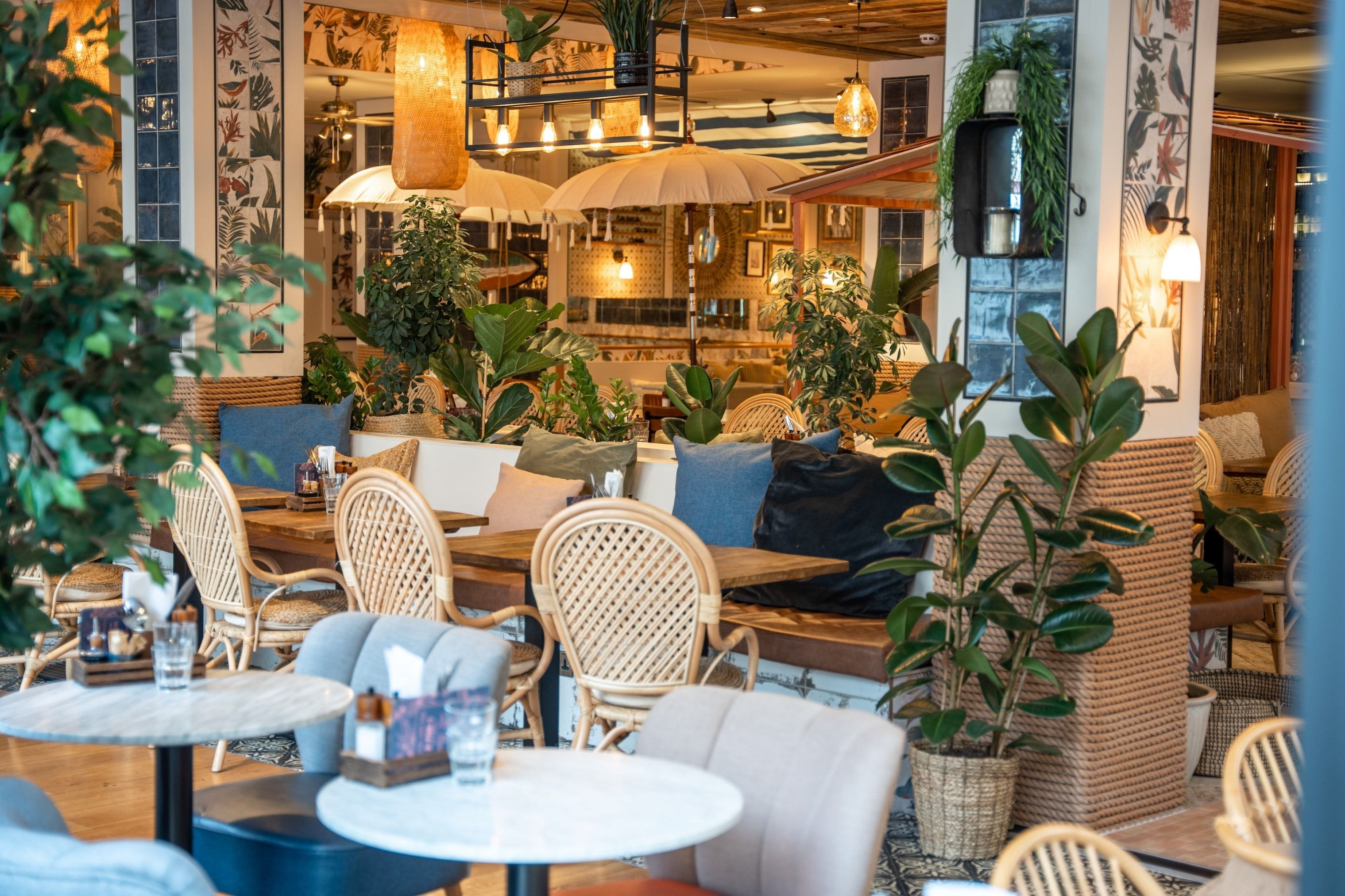 interior of ollies house chelsea in london chelsea bar