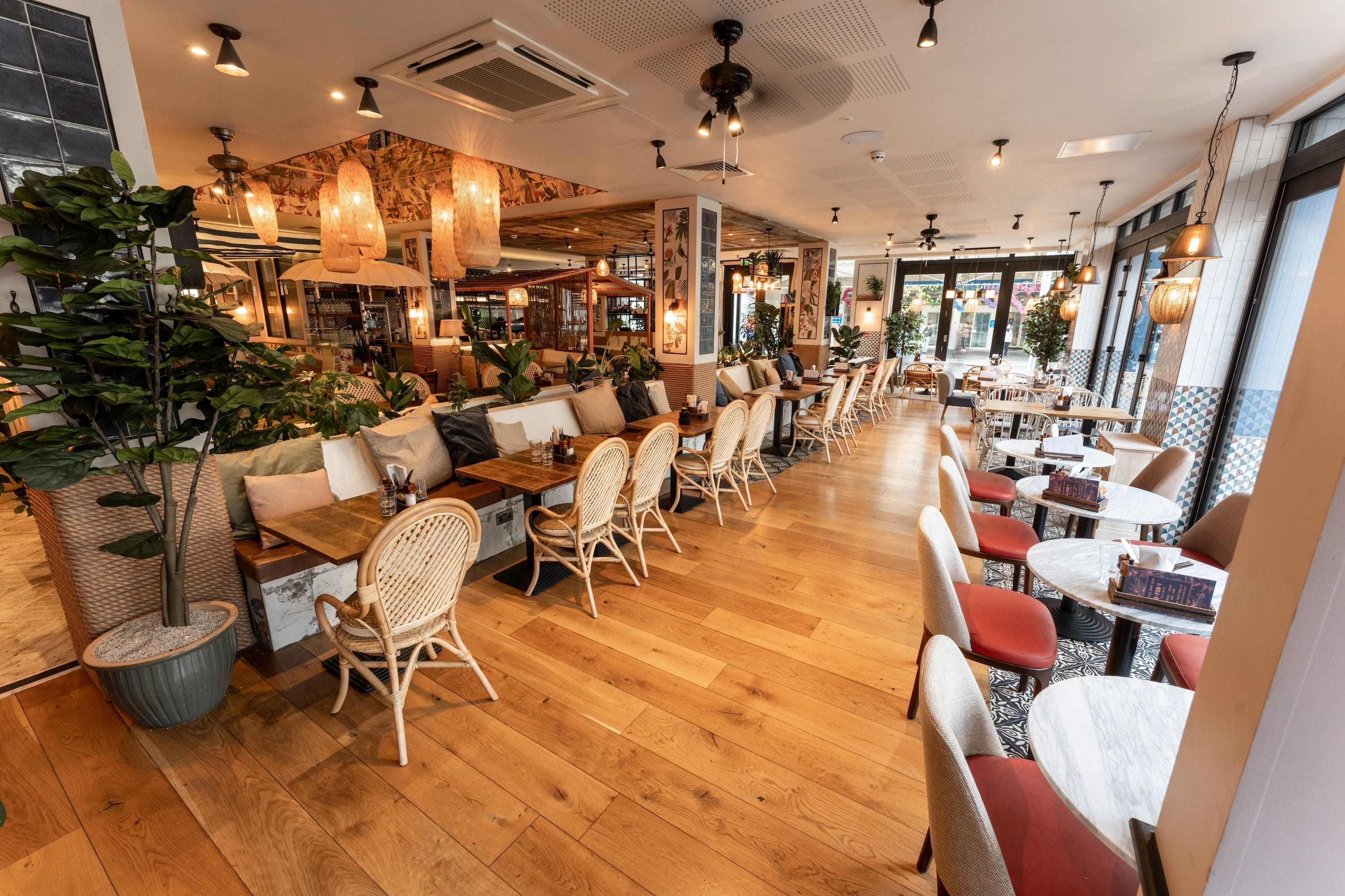 interior of ollies house chelsea in london chelsea bar