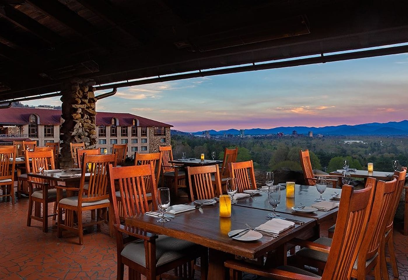 A Gilded Age mountain resort for large-scale conferences: Omni Grove Park Inn, Asheville image 2