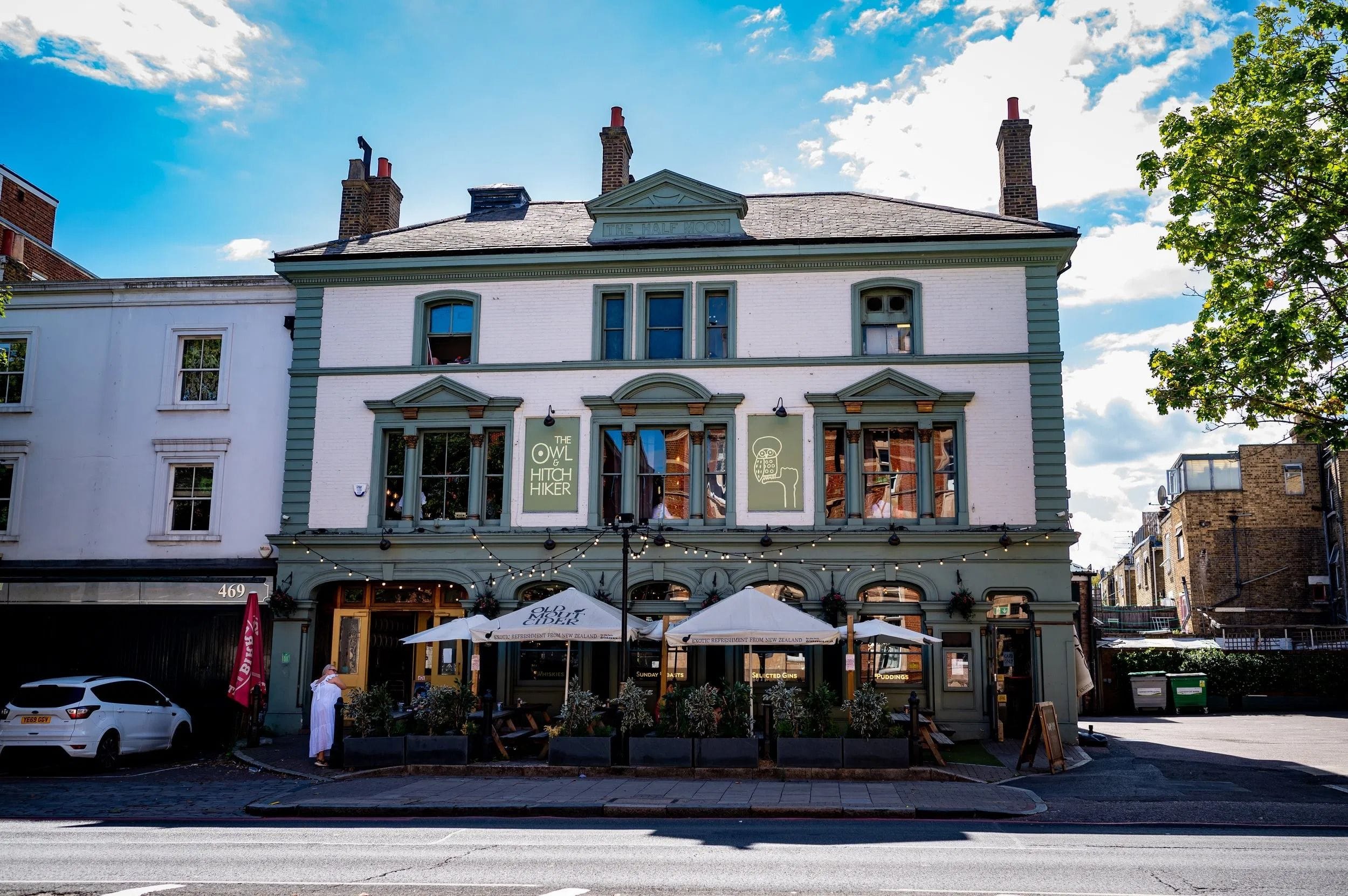 owl and hitchhiker holloway north london party venues