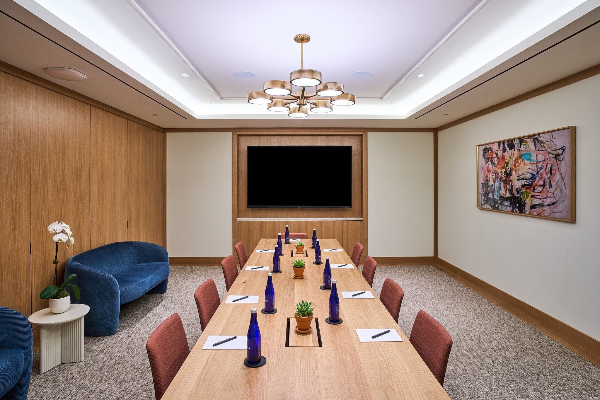 Sleek corporate meeting rooms by Bryant Park: Park Terrace Hotel  image 2