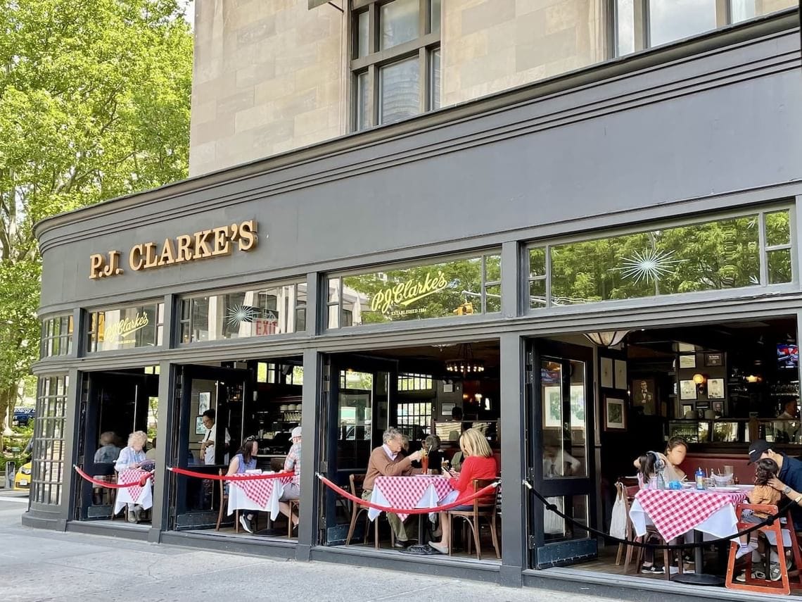 pj clarke's new york city business lunch restaurant private events nyc 