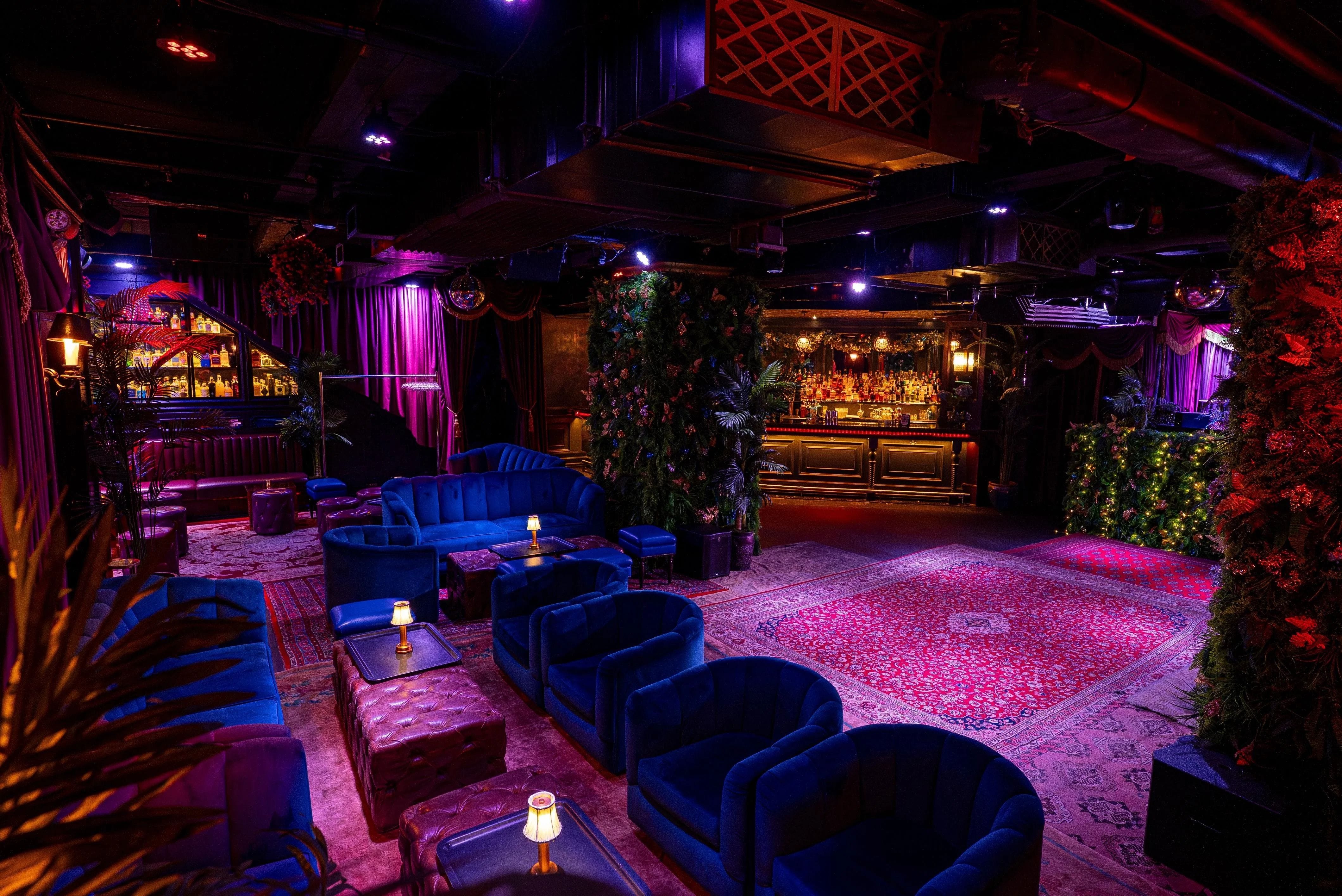 Enjoy the world's second largest gin collection for your 21st birthday: Ploume at the Ivory Peacock image 3