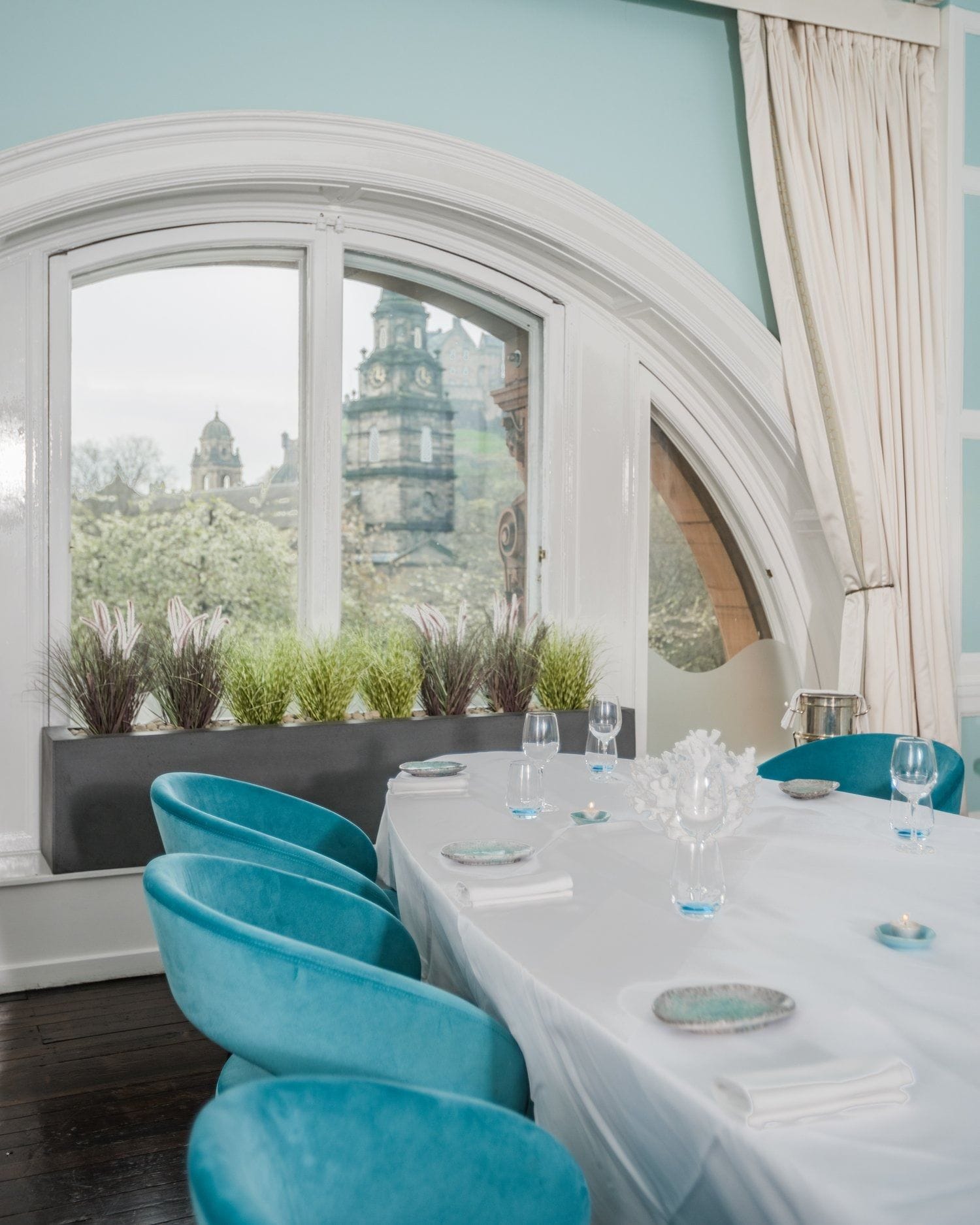 dean banks at the pompadour edinburgh