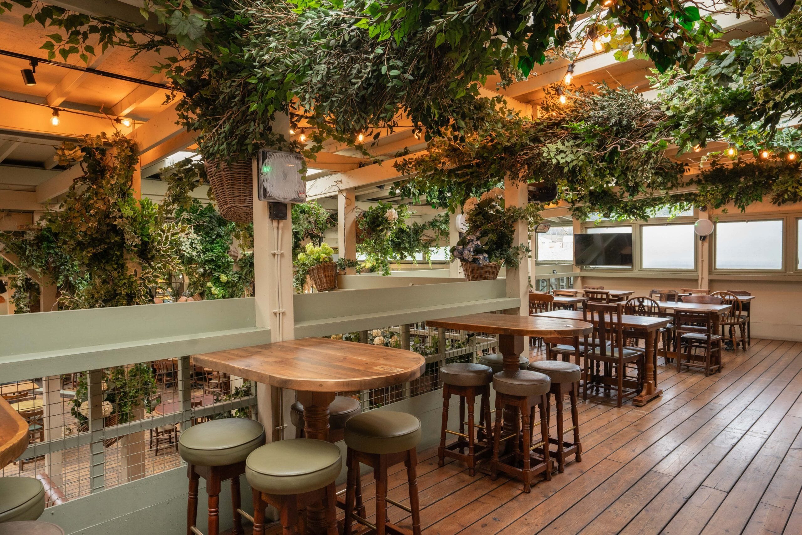 interior of the prince earls court london bar