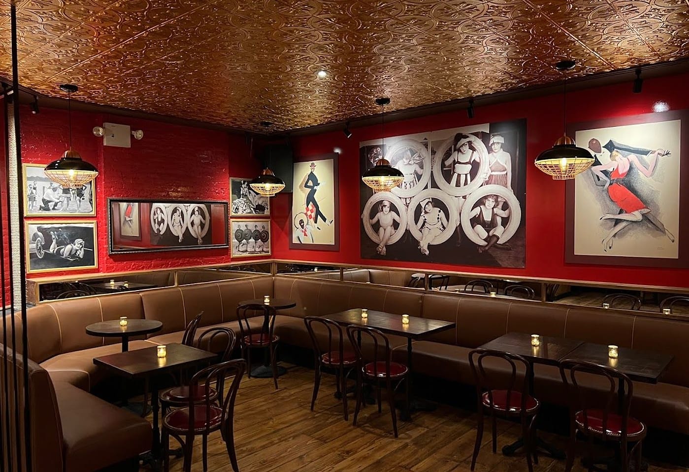 A speakeasy with live music in the Upper West Side: Prohibition1