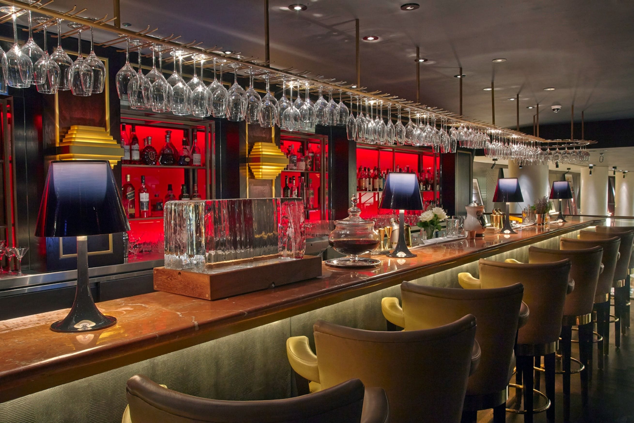 the mezzanine at quaglinos green park bar london