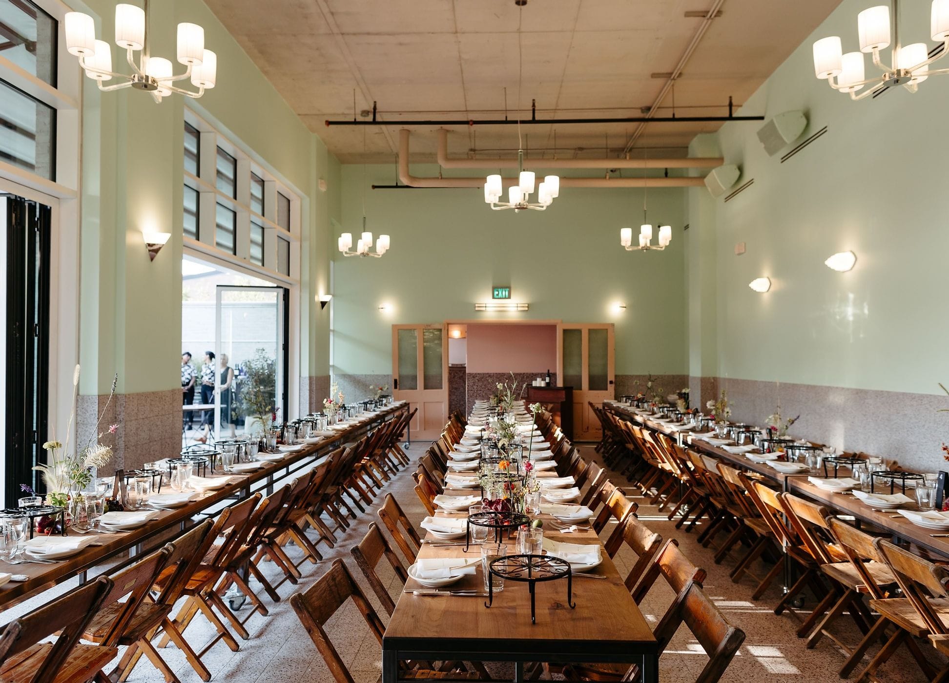 This Greenpoint venue pays tribute to the neighborhood's history: Radio Star1