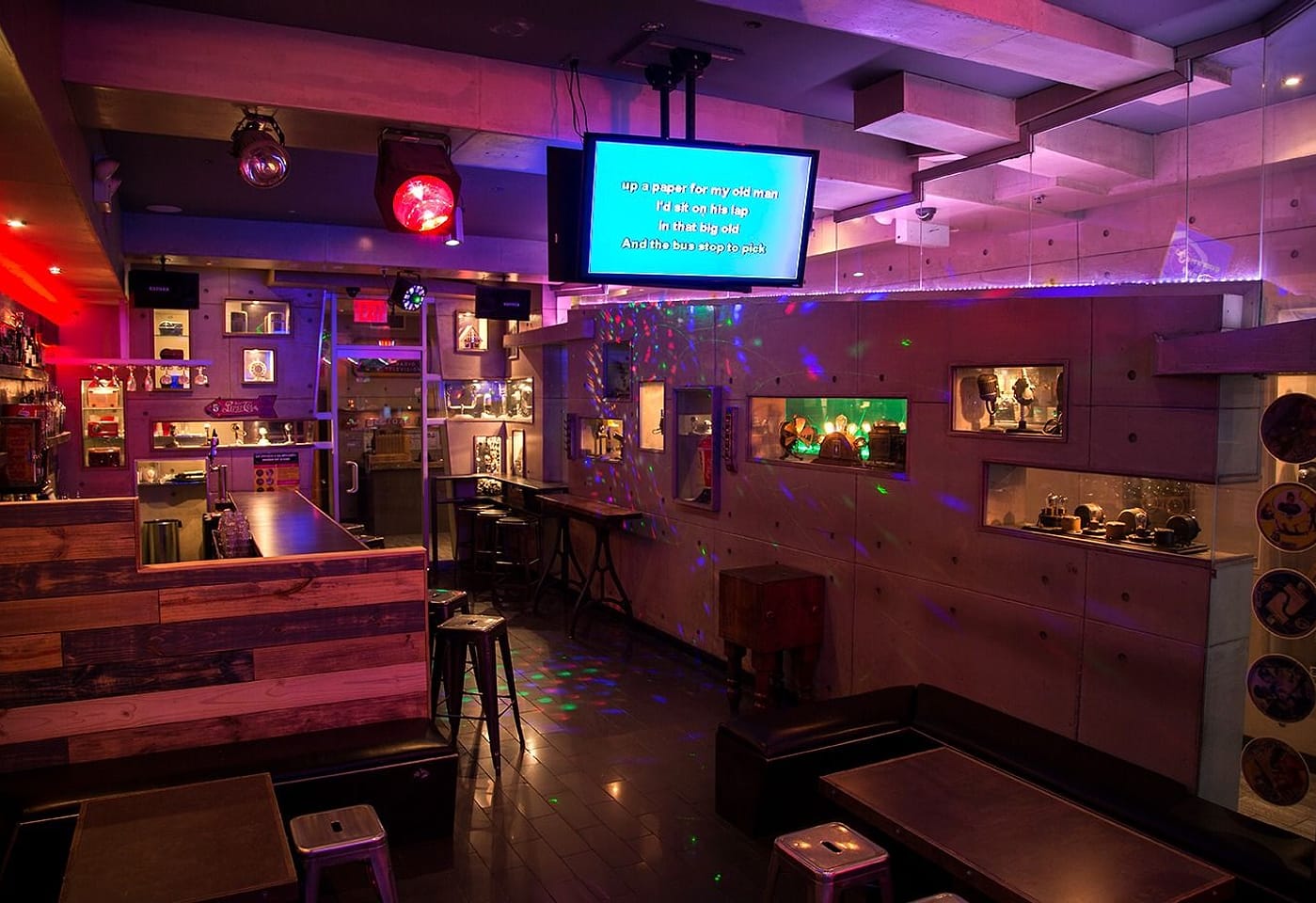 A nostalgic karaoke spot for music lovers: Radio Star1