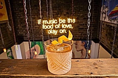 romantic bars brand hero 11