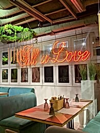 romantic bars brand hero 15