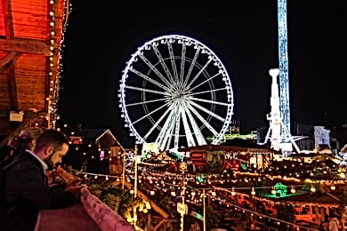 romantic bars brand hero 16