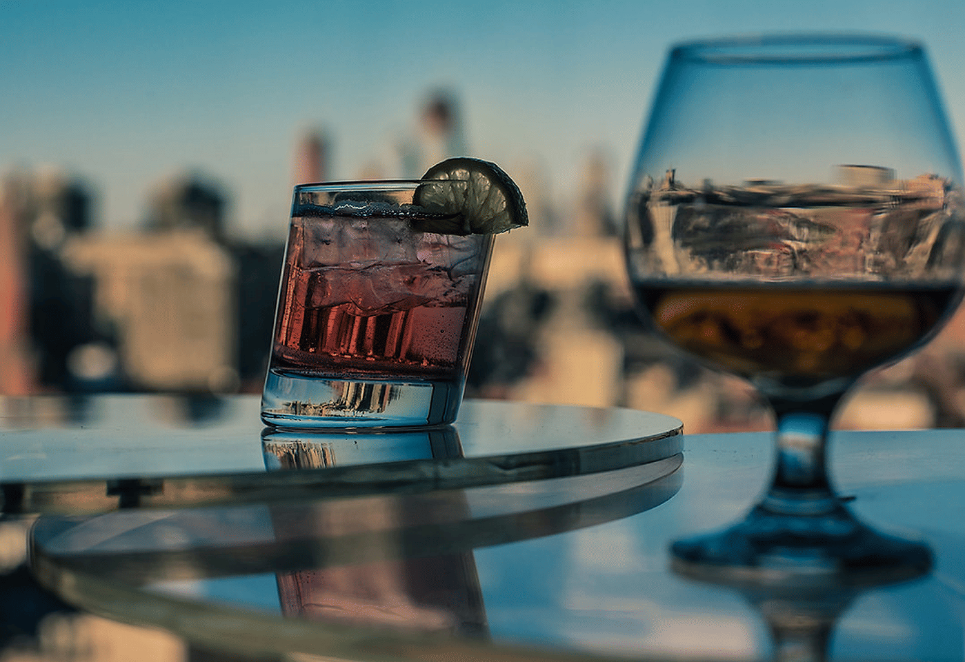 360 views at this Lower Manhattan bar: Rooftop 931