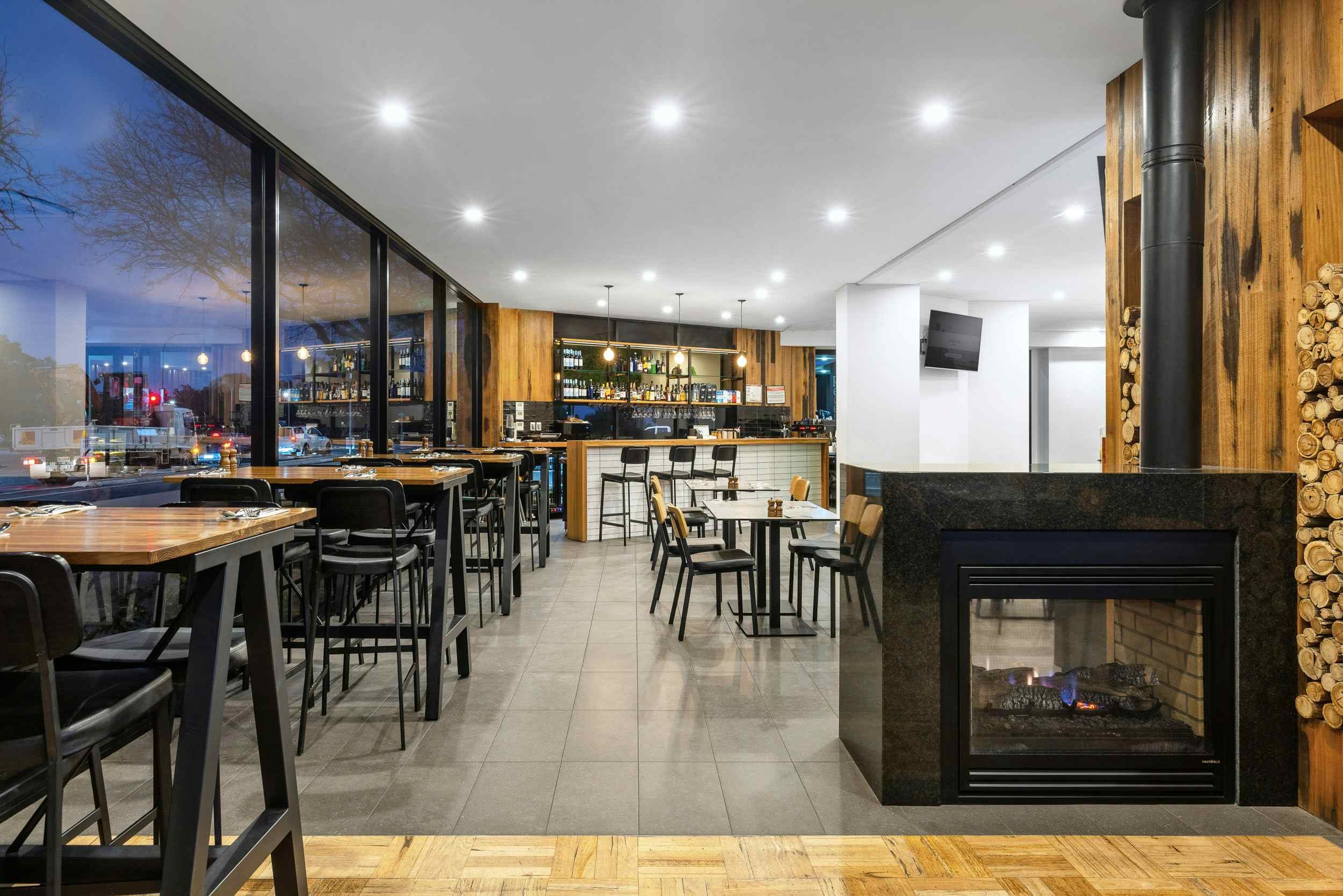 Rydges South Park Adelaide | The Deck Bar | Venue Hire Adelaide | 2