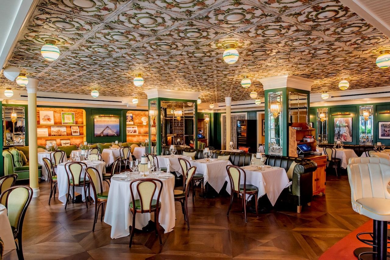 Experience the City of Canals for your birthday: Saint Theo’s1