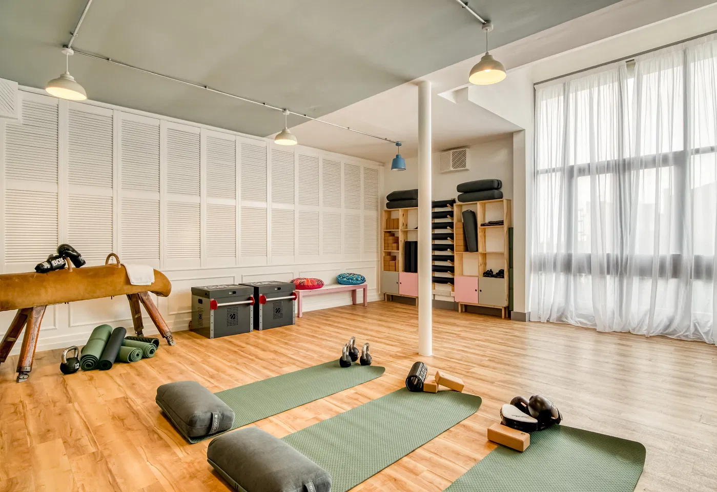 A Birmingham rehearsal studio near the town centre: Selina image 2