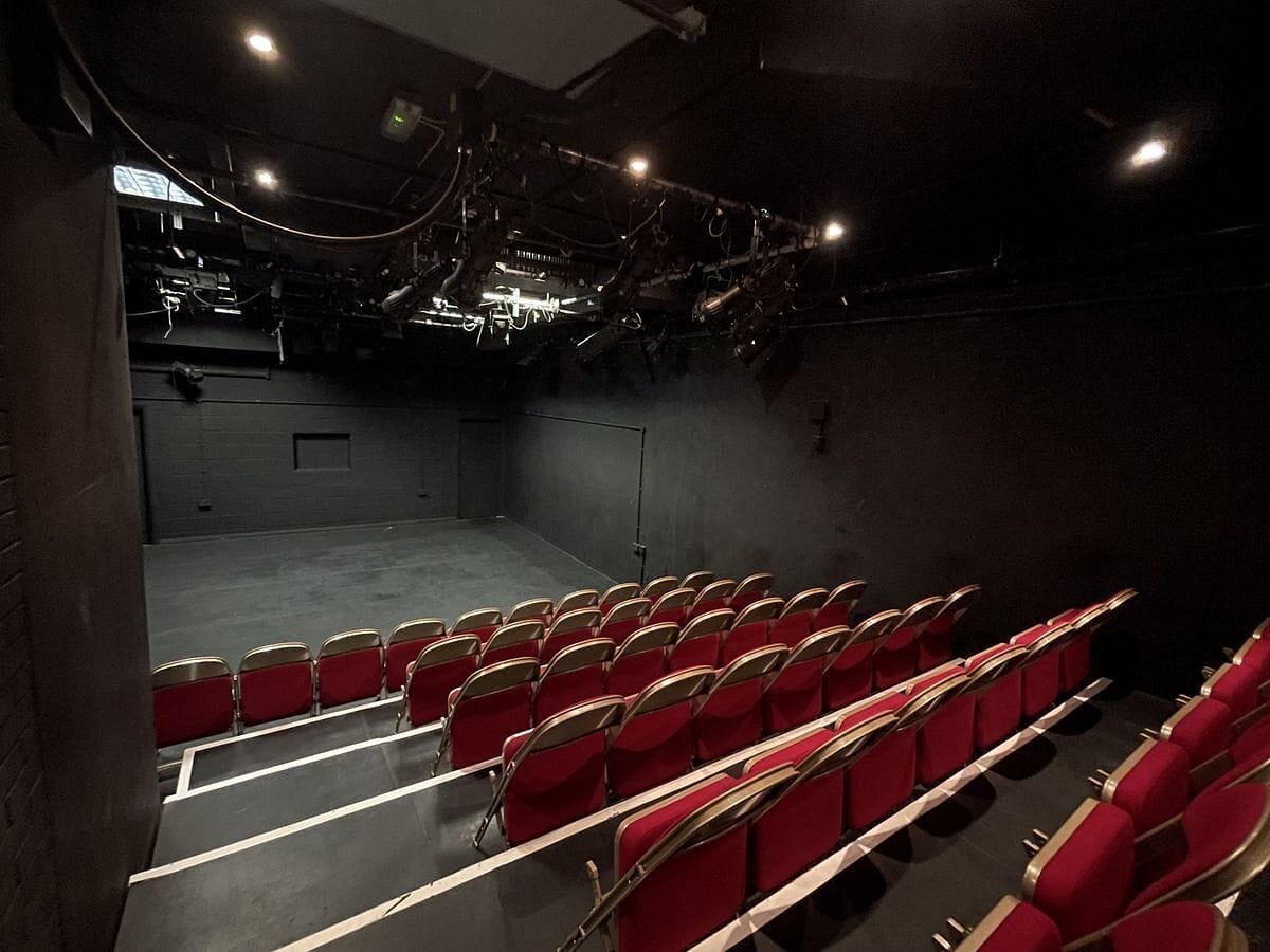 The London rehearsal studio for a West End warm-up: Seven Dials Playhouse1