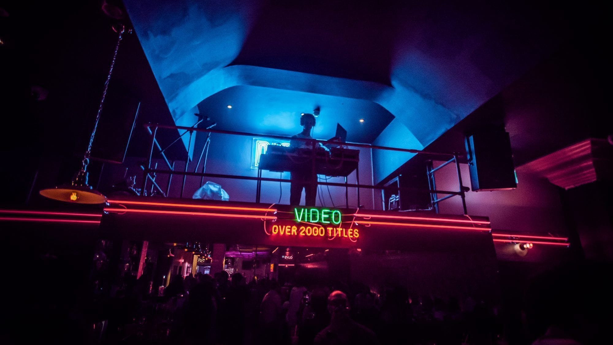 simons bar oxford street bar