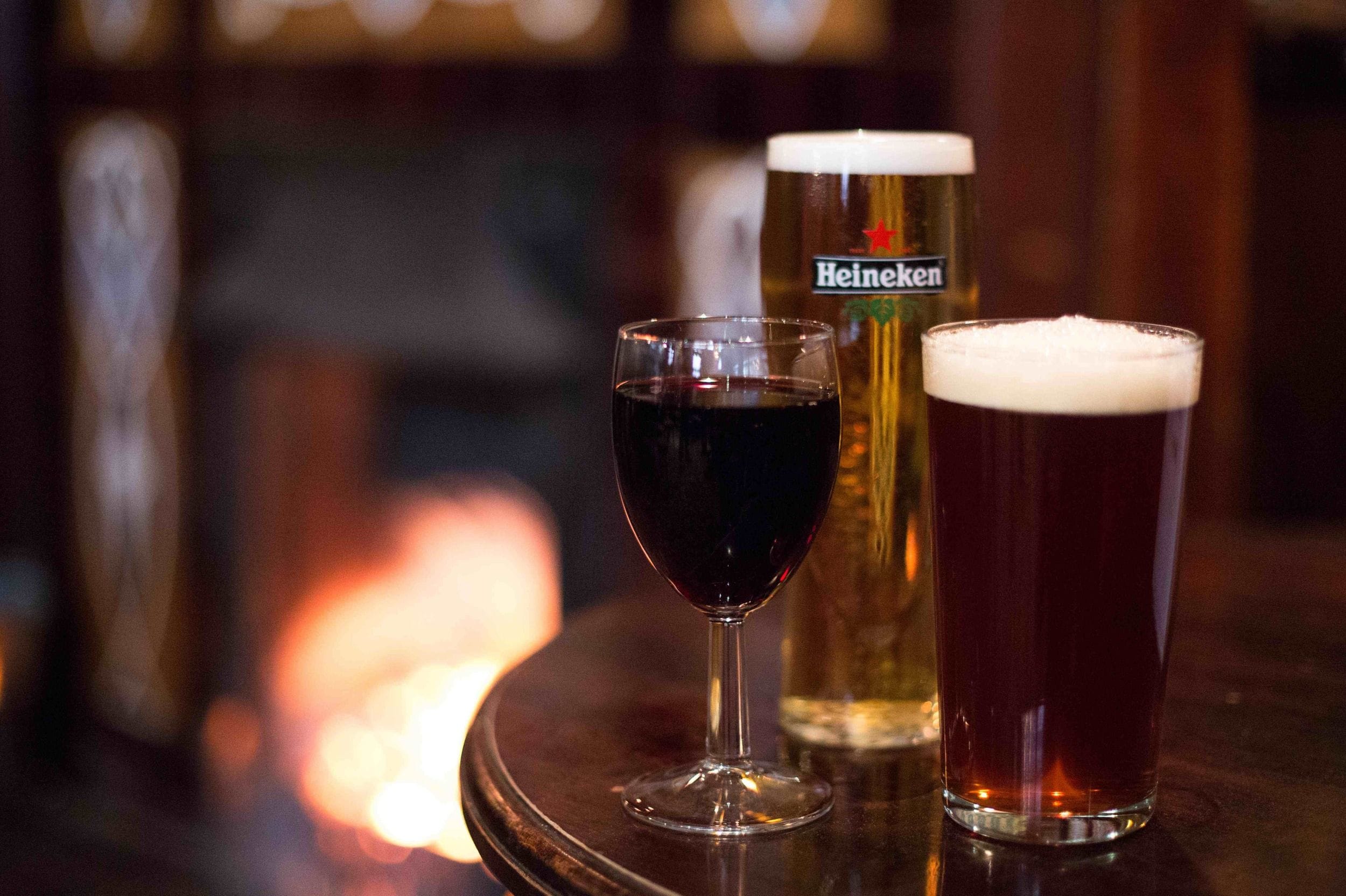 drinks at the skinners arms pub in kings cross london