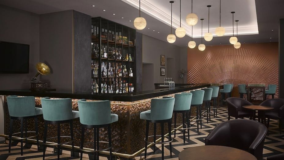 interior of smith and whistle green park bar london