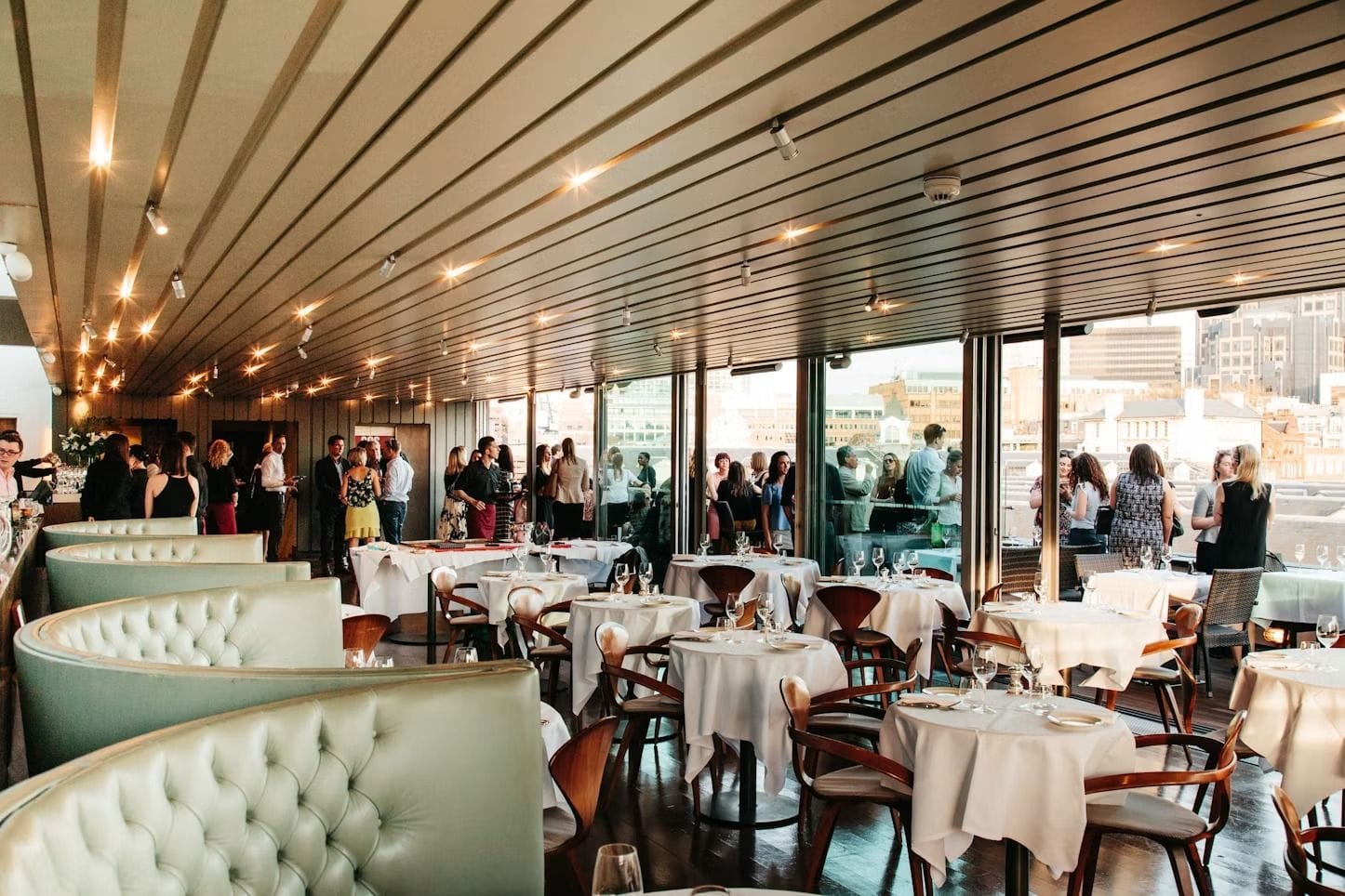 A market warehouse transformed to a rooftop bar: Smiths of Smithfield1