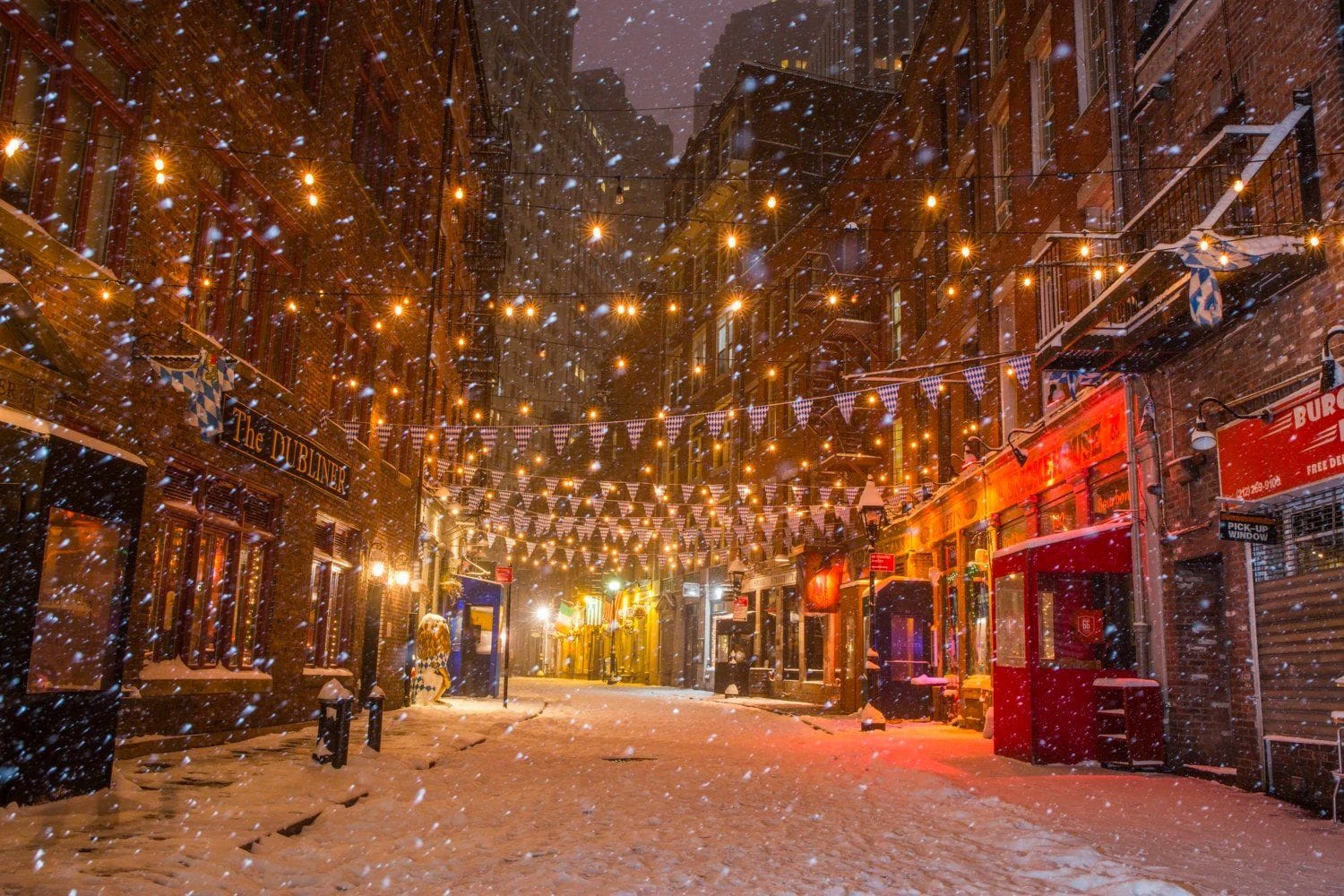 A holiday party venue on a quaint street in Lower Manhattan: Stone Street Tavern image 3