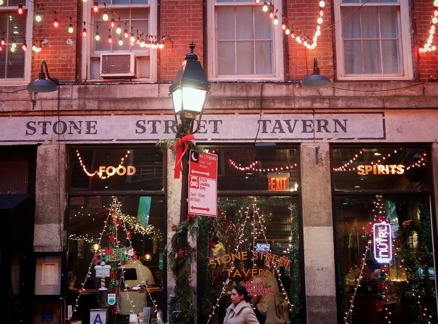 A holiday party venue on a quaint street in Lower Manhattan: Stone Street Tavern1