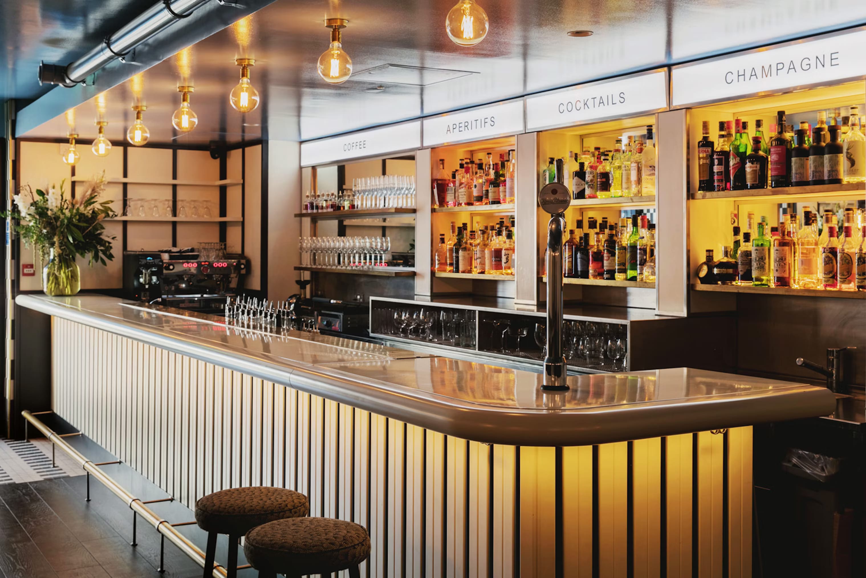 l shaped bar in swift bar shoreditch in old street in london