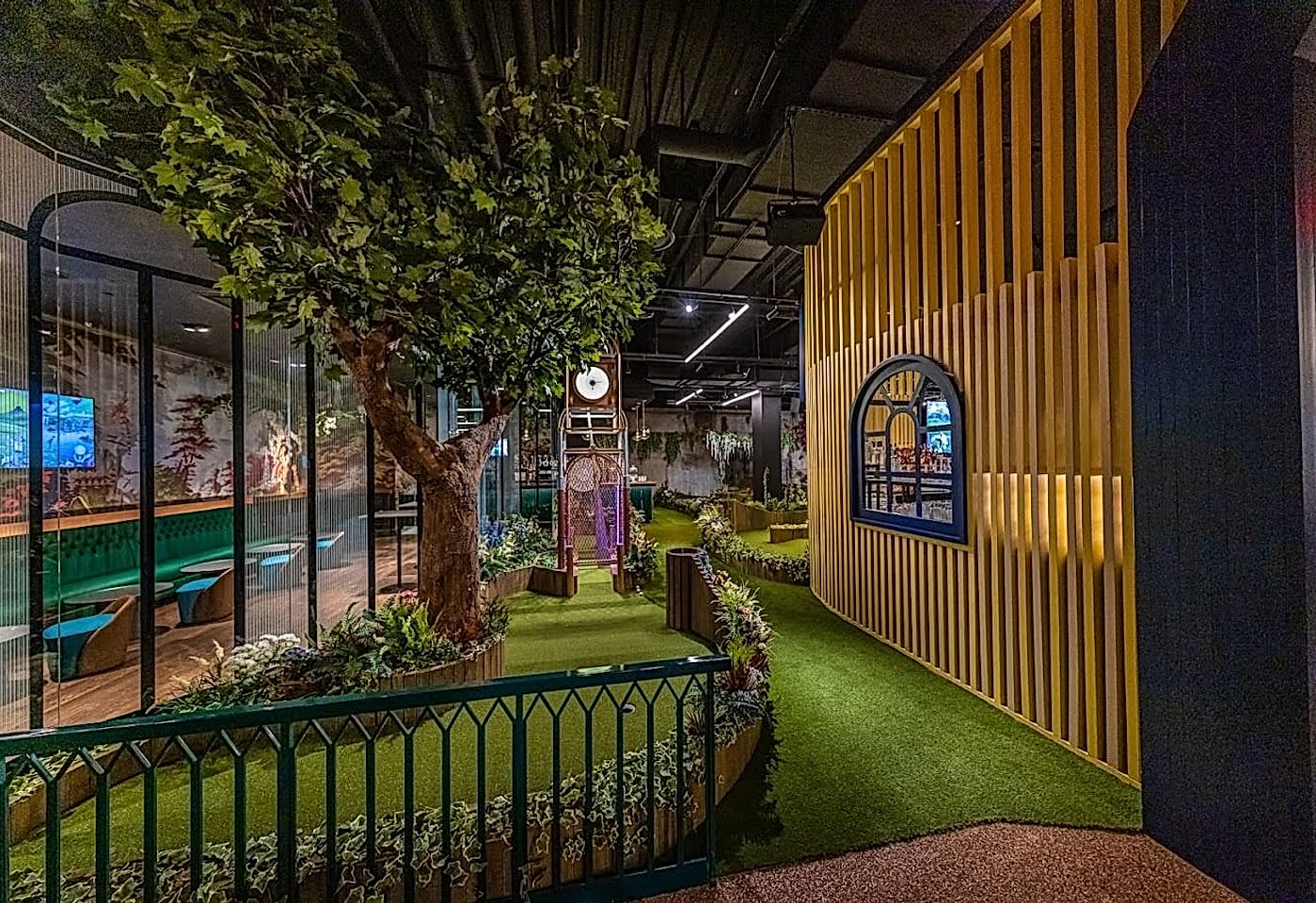 Team building teed up: Swingers Crazy Golf1