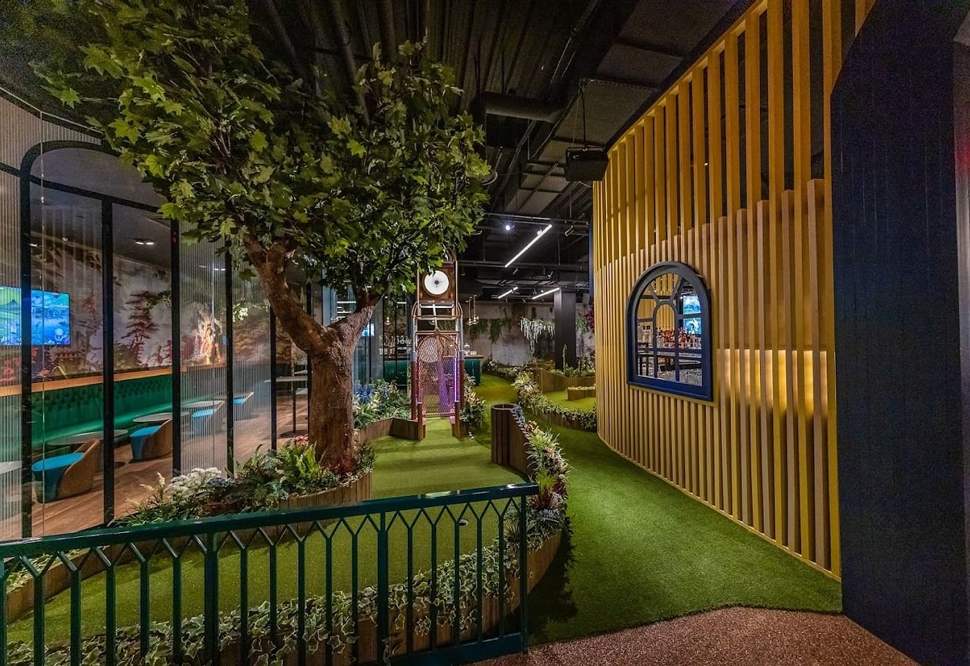 Team building teed up: Swingers Crazy Golf1