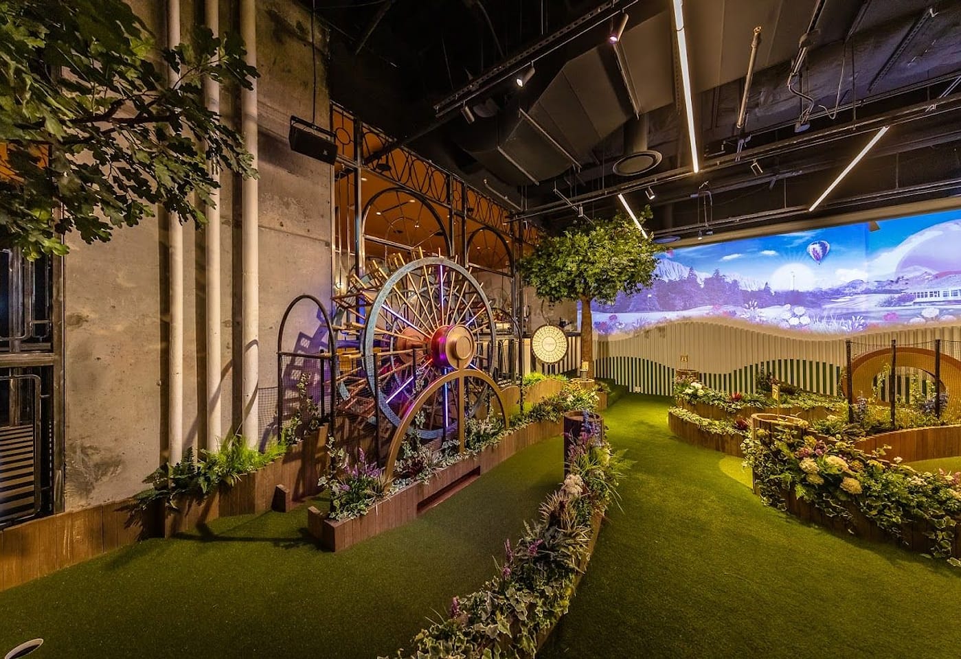 Team building teed up: Swingers Crazy Golf image 2