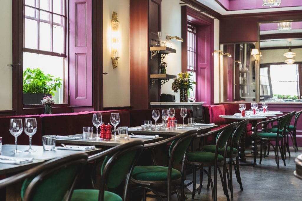 interior of the alfred tennyson belgravia london bar