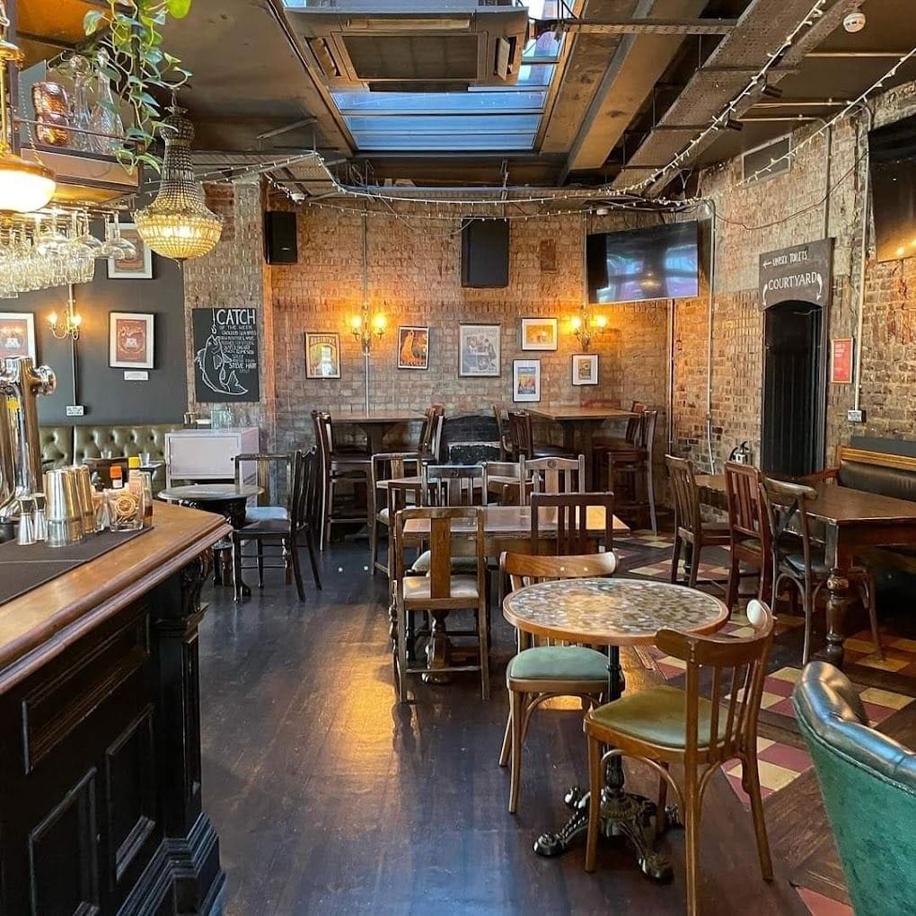 the alpaca angel bar london