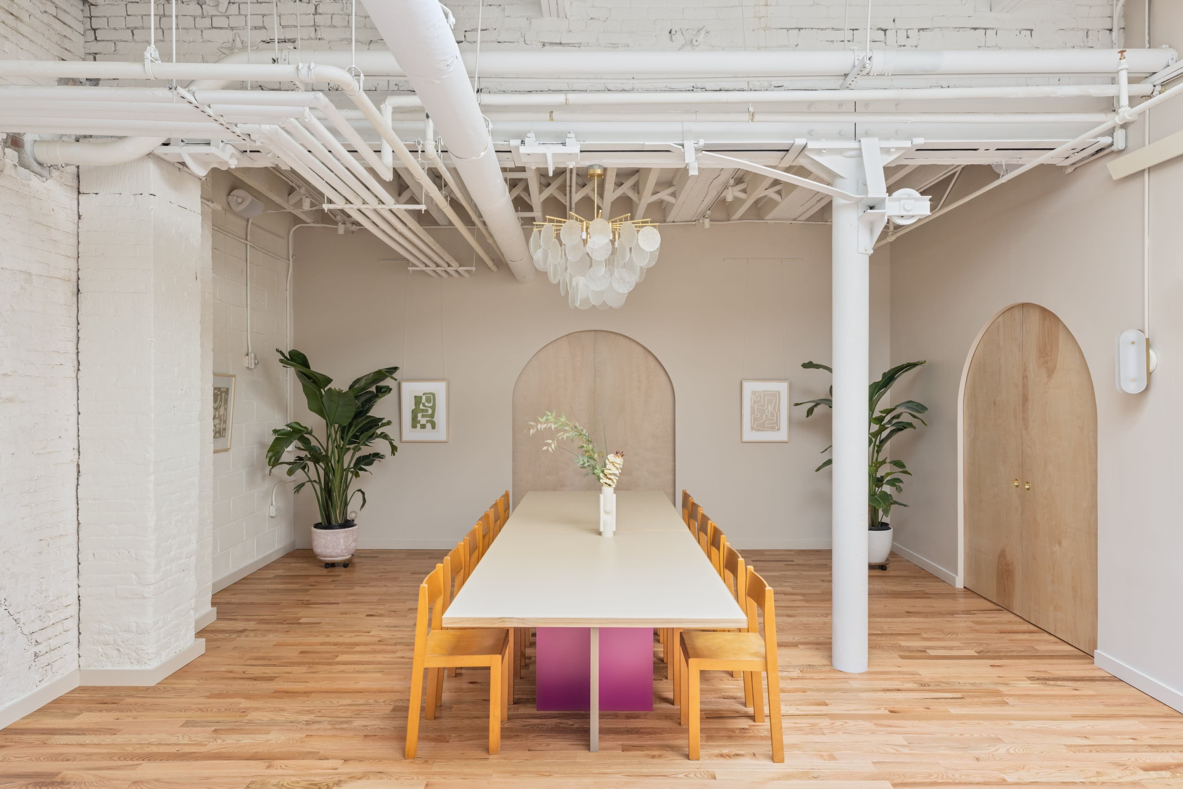 A sophisticated, modern meeting room: The Annex Brooklyn1