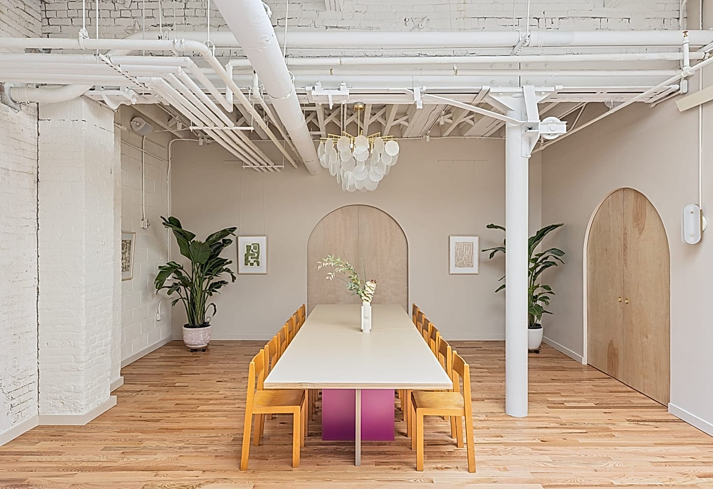 A sophisticated, modern meeting room: The Annex Brooklyn1