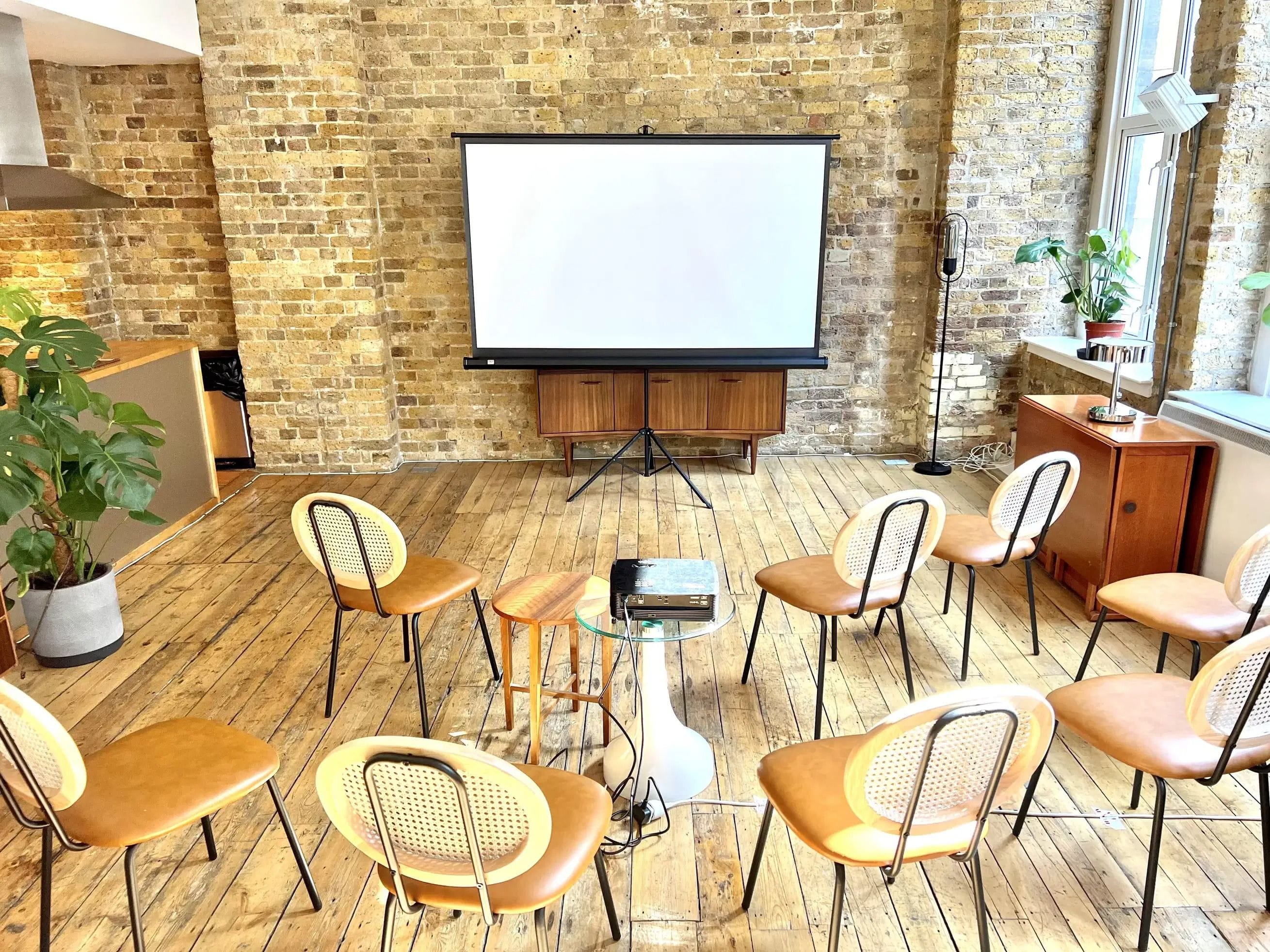 Classic East London industrial meeting rooms: The Artist's Loft image 3