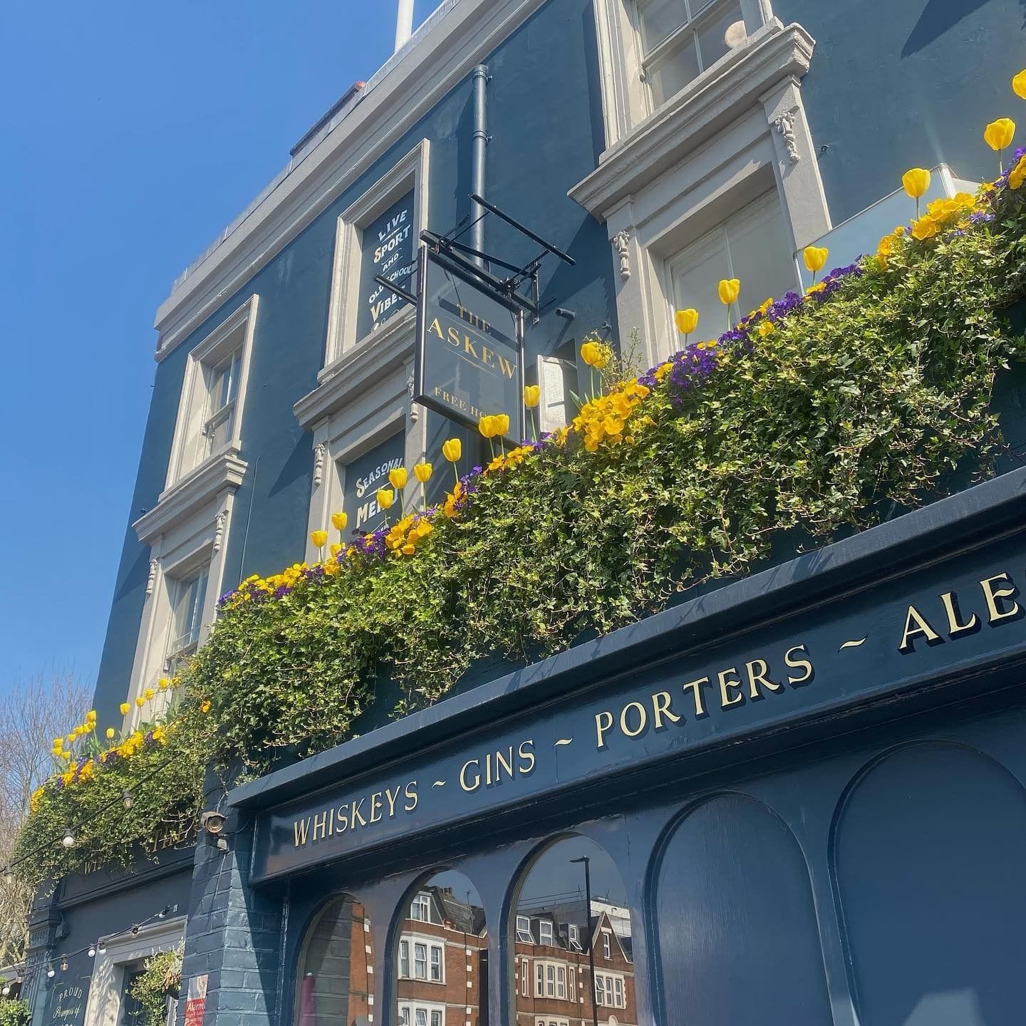 exterior of the askew pub in shepherds bush london bar