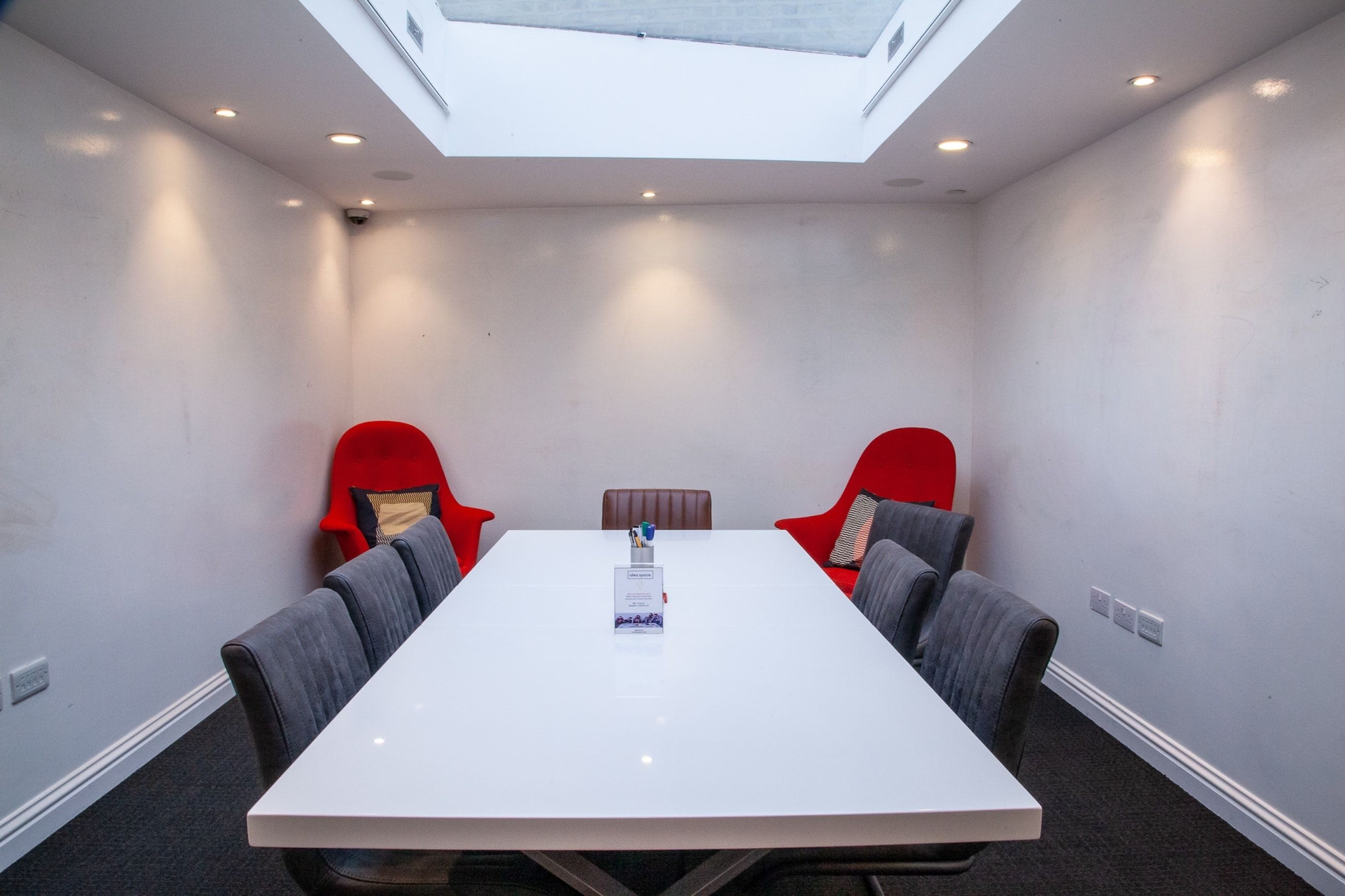 interior of the big idea room at ideaspace clapham meeting room