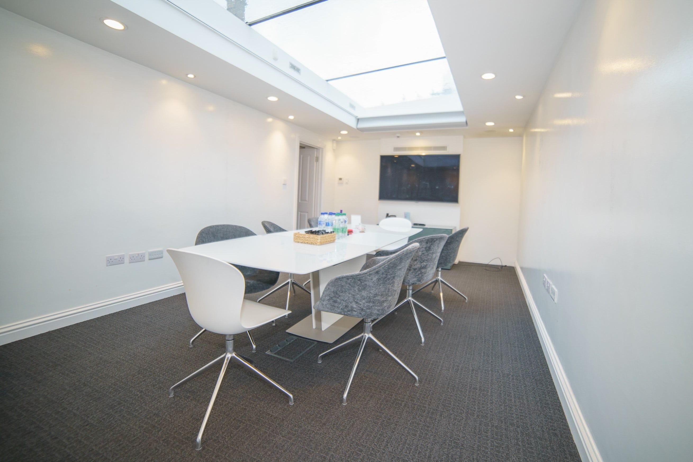 interior of the big idea room at ideaspace clapham meeting room