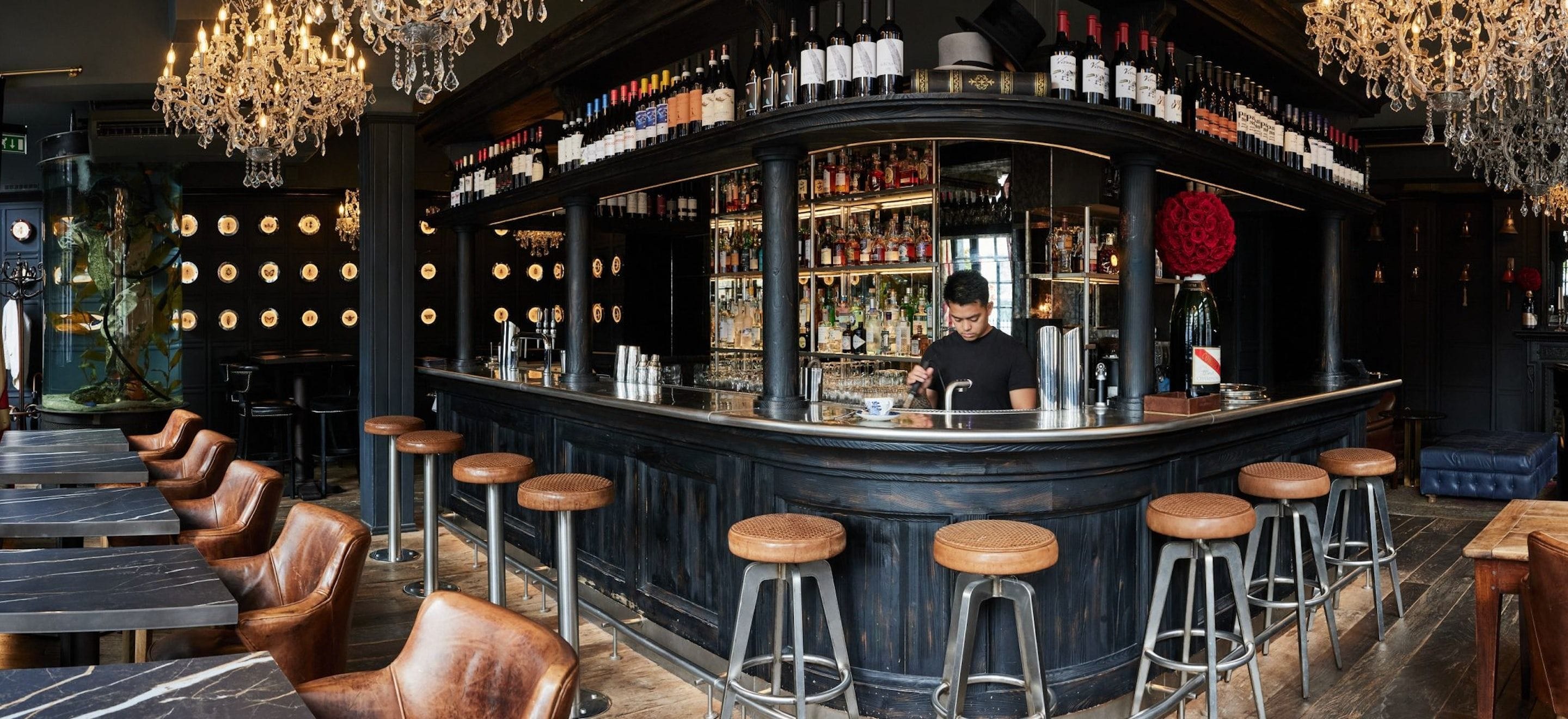 the bar of the chelsea pig in chelsea london bar