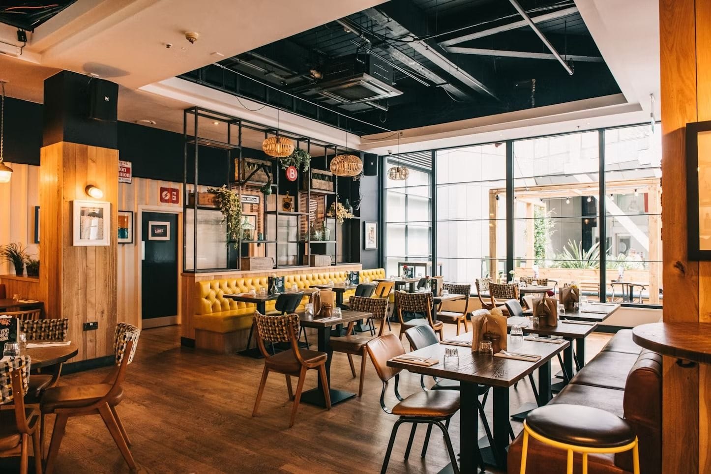 A classic pub in Farringdon: The Conductor1