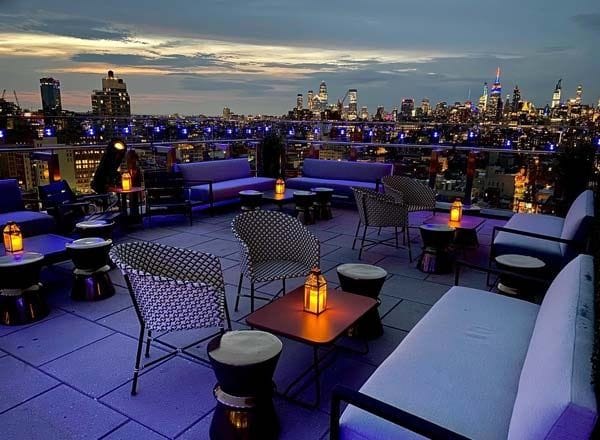 A rooftop bar with majestic views of Lower Manhattan: The Crown image 2