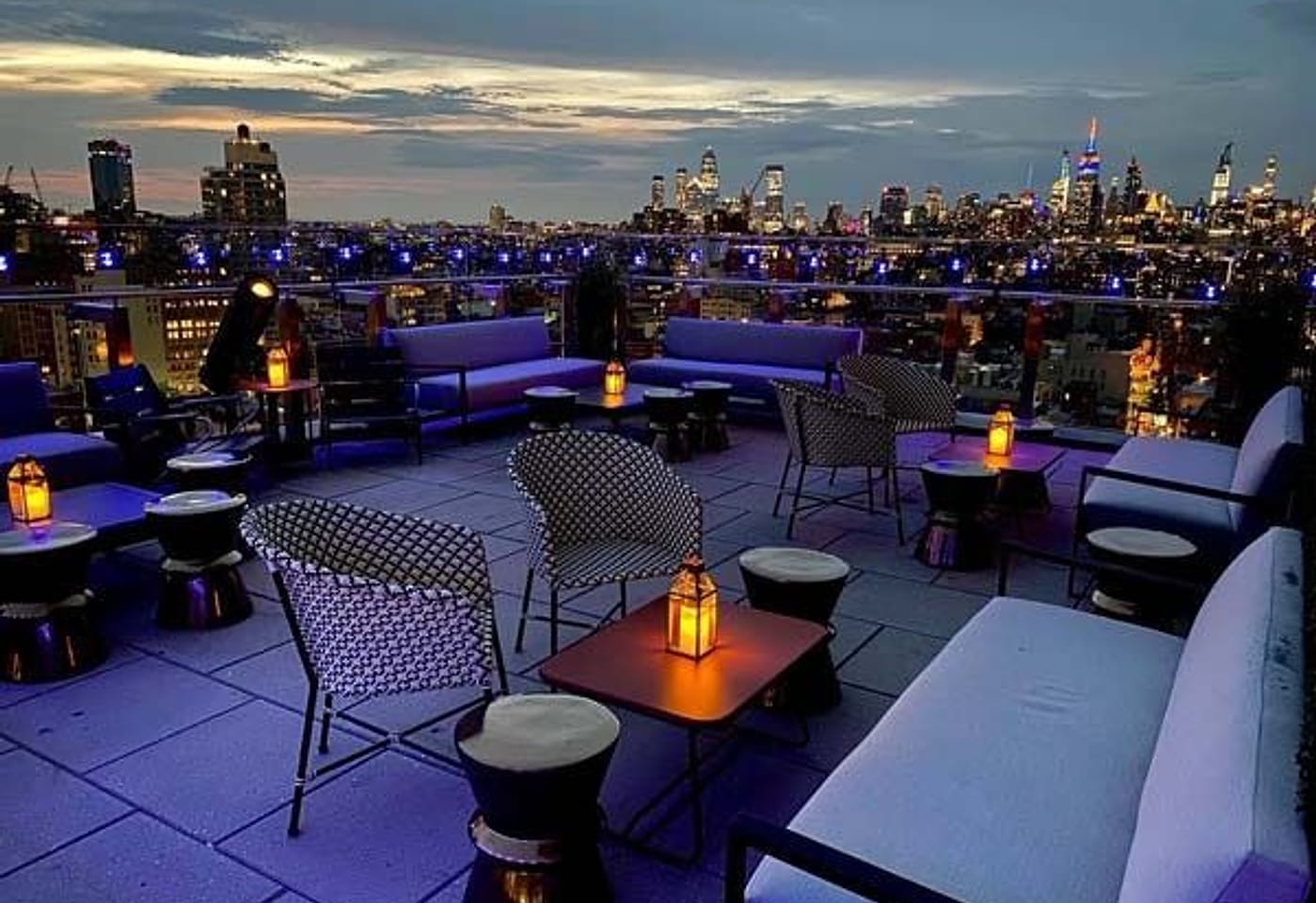 A rooftop bar with majestic views of Lower Manhattan: The Crown image 2