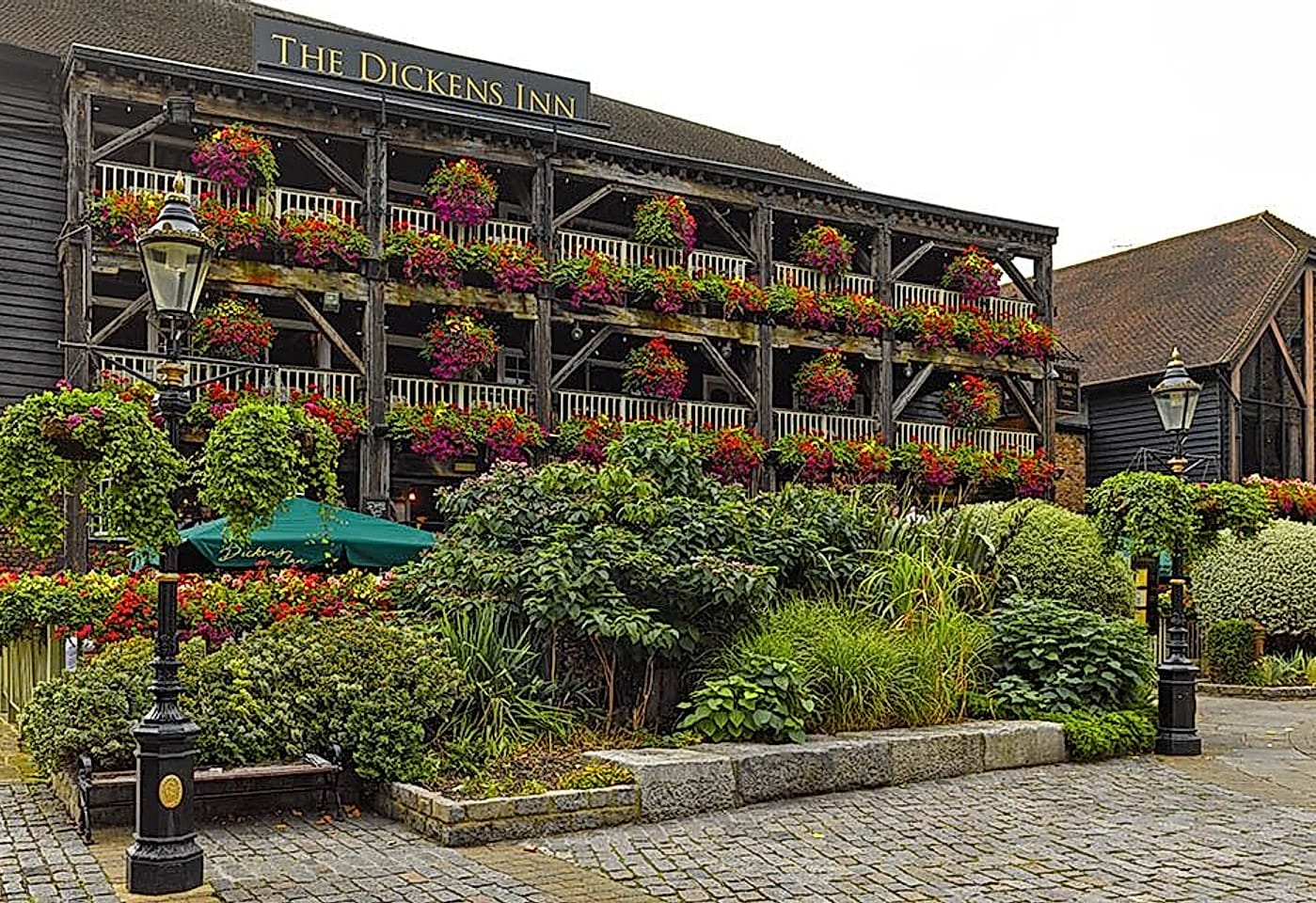 the dickens inn tower bridge bars 1
