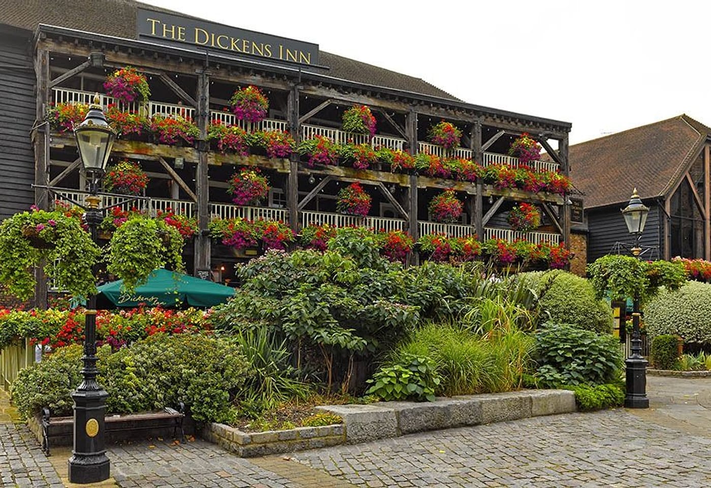 the dickens inn tower bridge bars 1