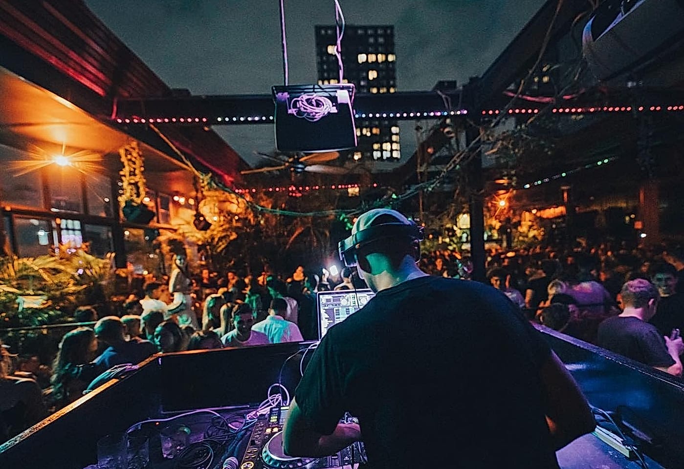 the dl lower east side outdoor bars NYC