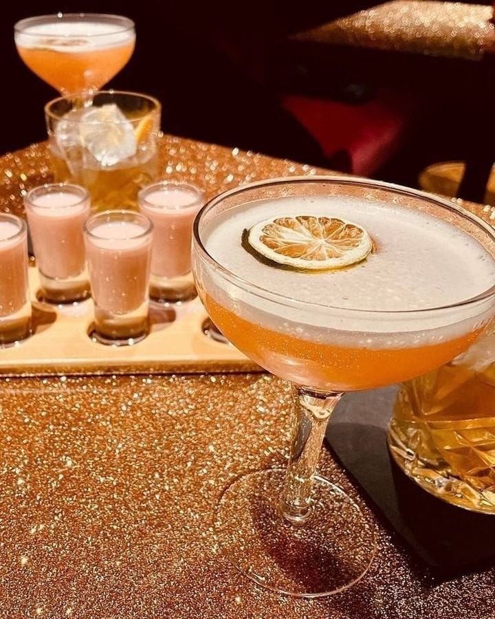 drinks at the escapologist seven dials london bar