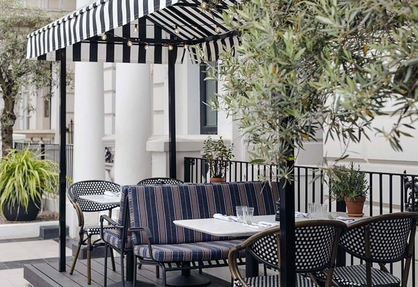 the henderson bar notting hill cocktail bars 1