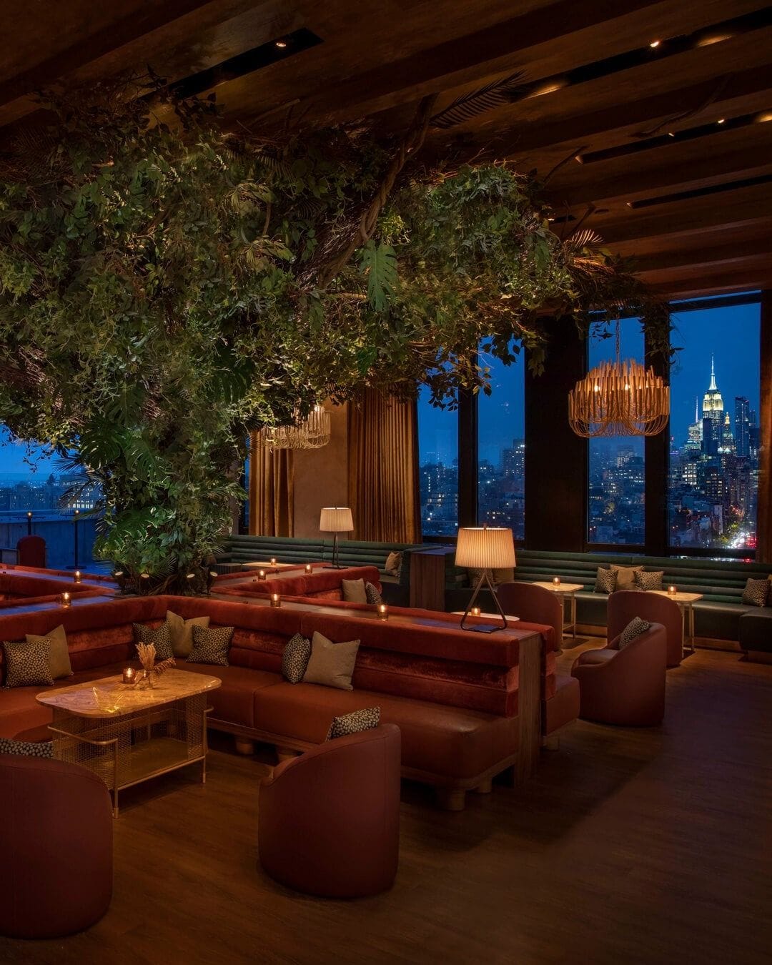 A glamourous rooftop bar: The Highlight Room image 3