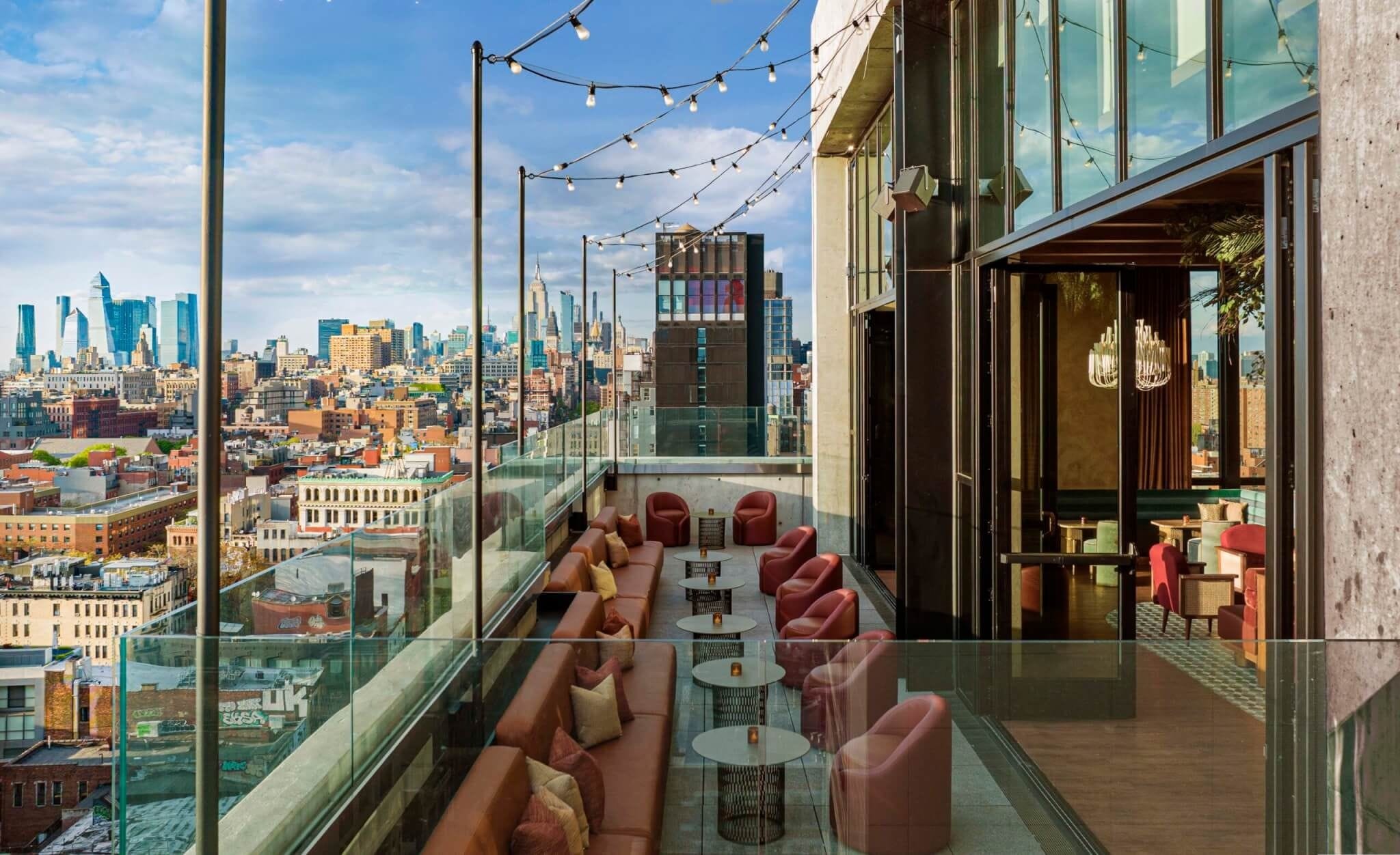 A glamourous rooftop bar: The Highlight Room image 2